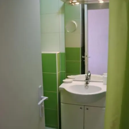 114, Port Nature 1, Village Naturiste * Agde